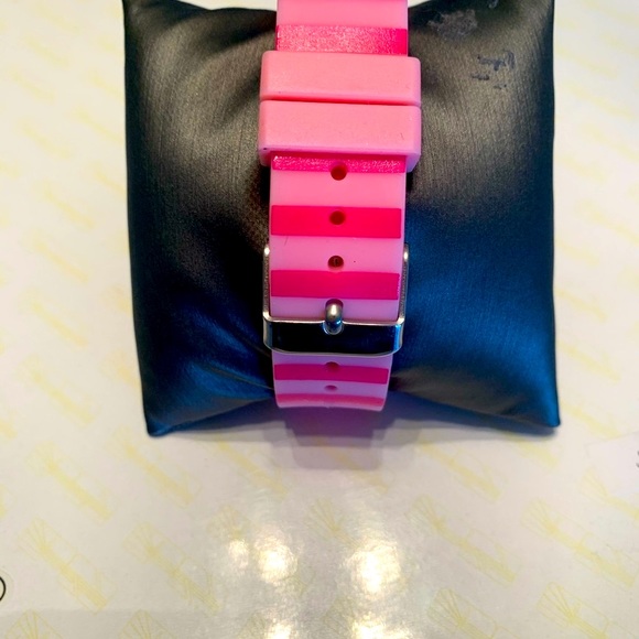 Time for a Cure Fashion Watch One of a kind - Picture 3 of 5